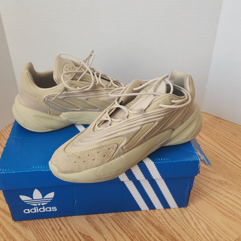 Adidas Ozelia Savana 8.5
